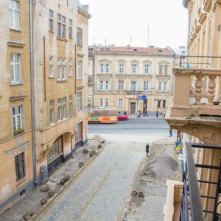 Apartment Large Close To The Main Square